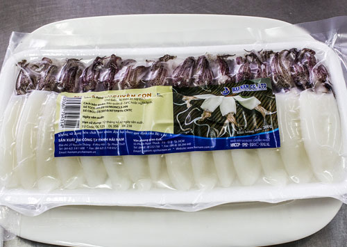 Whole cleaned squid<br />Size 6-8, 10-12, 15-20<br />Weight: 500g<br />Carton: 500g  x 20 trays = 10kg<br />
