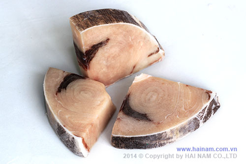 Swordfish steak skin-on bone-in<br />Latin name: Xiphias gladius<br />Size: 150-200gr, 200-250gr